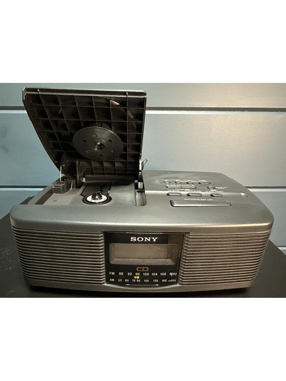 Sony ICF-CD810 Stereo CD Player Digital Dual Alarm Radio AM/FM Works Fine